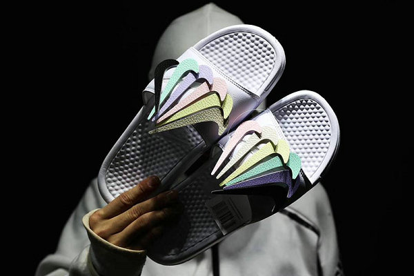 Nike Benassi JDI LTD鞋款-1.jpg