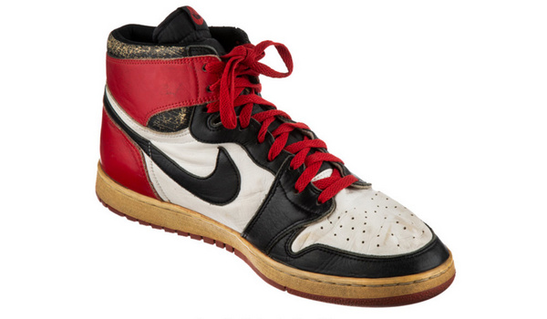 Air Jordan 1「Black Toe」鞋款2.jpg