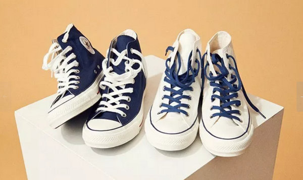 Converse X TOMORROWLAND 联乘 40 周年别注 All Star 100 鞋款，蓝白两色演绎！