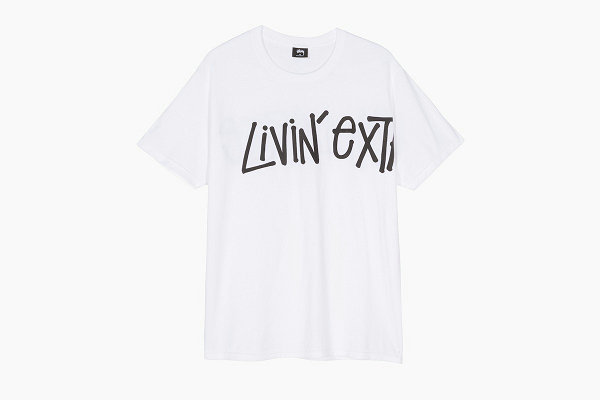 Stussy“Livin Extra Large”标语 T恤来袭，广告牌同款