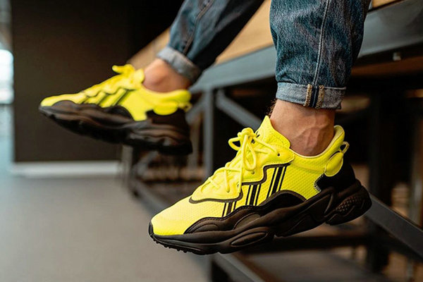 adidas Ozweego 鞋款全新“Solar Yellow”配色发售在即
