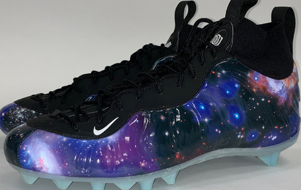 Nike“银河喷”橄榄球钉鞋 OBJ 亲自打造 ，比篮球鞋更酷炫~