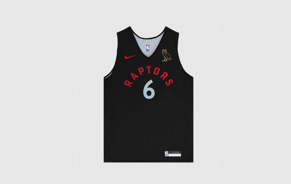 Drake OVO 东京全新旗舰店球衣单品.jpg