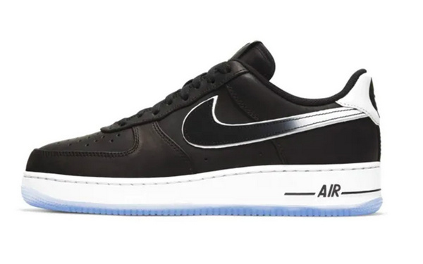 Colin Kaepernick x Nike Air Force 1 联乘全黑配色鞋款发售.jpg