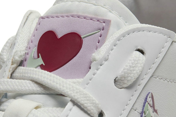 耐克 Blazer Low 鞋款全新情人节主题配色释出，助你浪漫表白！