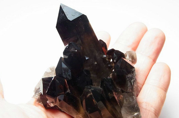 黑水晶原石.jpg
