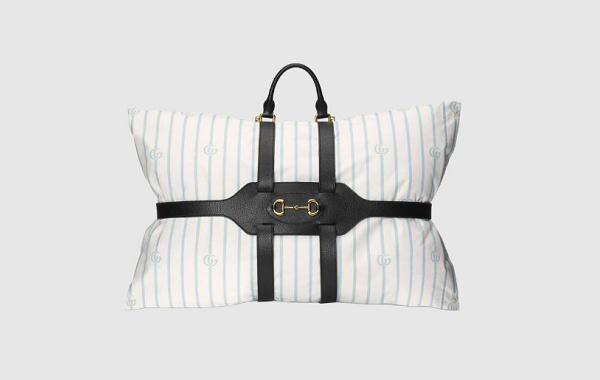 Gucci“枕头包”正式上架开售，枕头＋背包组合