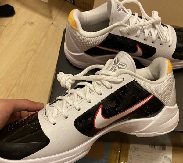 Nike Kobe 5“李小龙”配色鞋款释出，血爪印元素