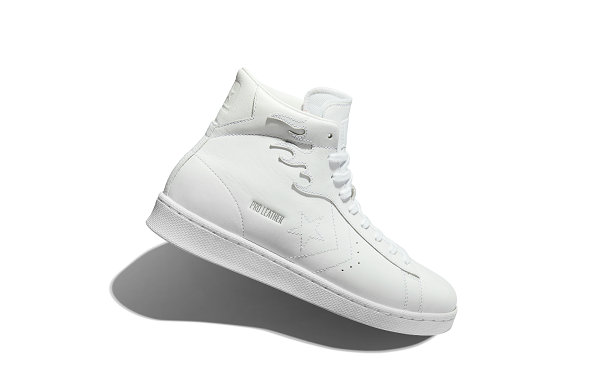 匡威全新 WHITE FLAMES 纯白火焰鞋款系列即将登场，点燃创造力