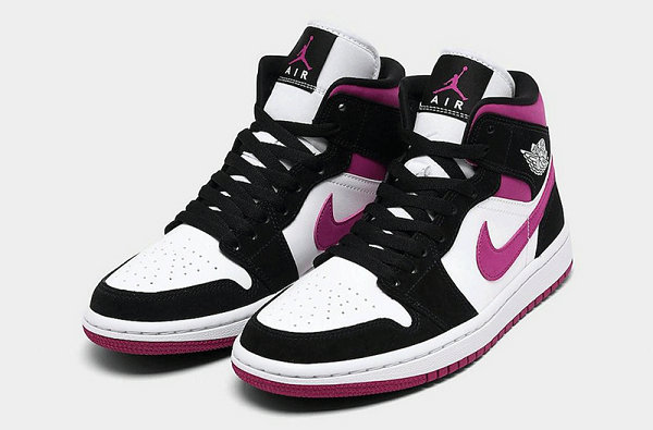 新黑粉 AJ1 Mid WMNS 鞋款抢先预览，焕然一新的活力