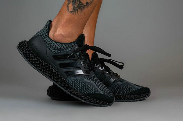 黑魂 Ultra 4D 混血跑鞋“Core Black”上脚美图赏析