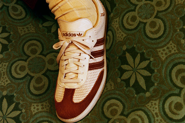 阿迪达斯 x Wales Bonner 全新联名 Samba 系列鞋款.jpg