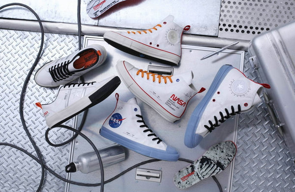 匡威 x NASA 联名主题鞋款系列即将来袭，橙/蓝色调为主