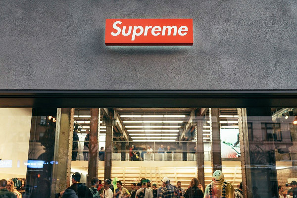 supreme米兰新店即将开业vf收购之后首家店铺