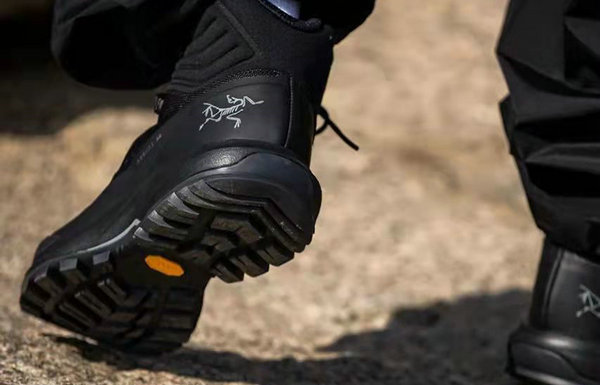 Beams x 始祖鸟全新联名 AERIOS AR MID 鞋款系列即将登场