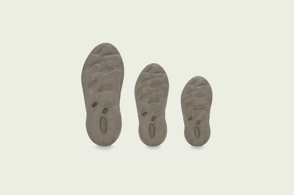 Yeezy Foam Runner 全新“Stone Sage”配色鞋款即将来袭