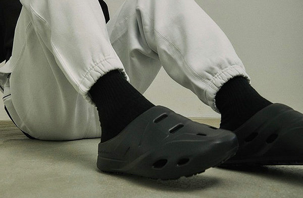 New Balance Clog 洞洞鞋系列上架，简约而日常